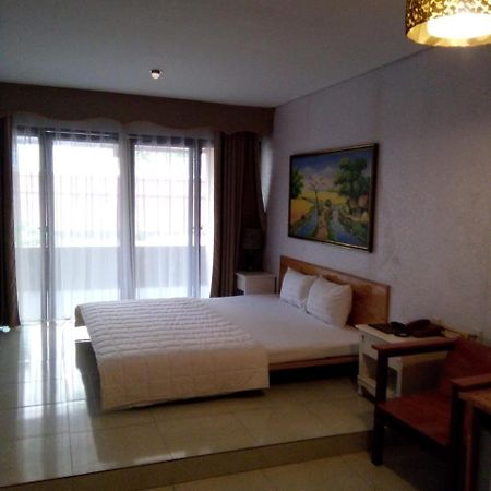 Khach San Thuong Mai Hotell Yen Thinh Exteriör bild