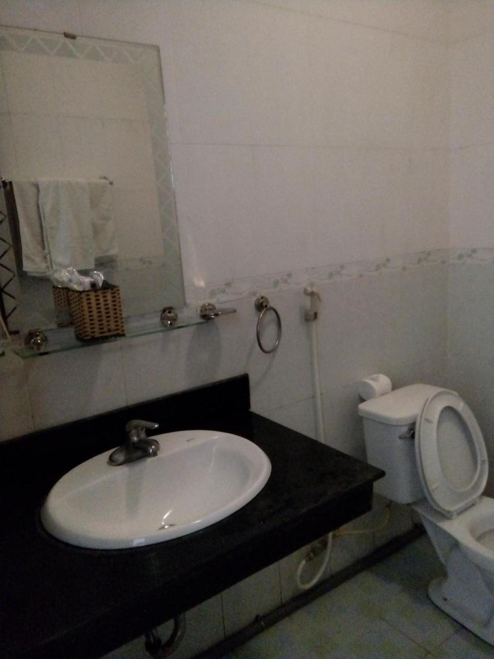 Khach San Thuong Mai Hotell Yen Thinh Exteriör bild